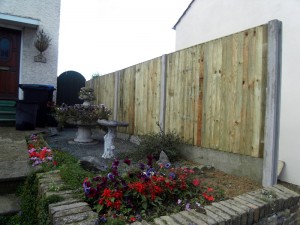 fencing-with-concrete-gravelboards-03