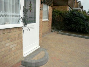 after-block-driveway-with-raised-borders-01