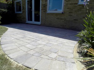 after-curved-block-patio-small-03