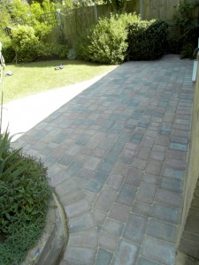 after-curved-block-patio-small-04